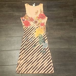 Sleeveless t-shirt style Hawaiian fitted dress